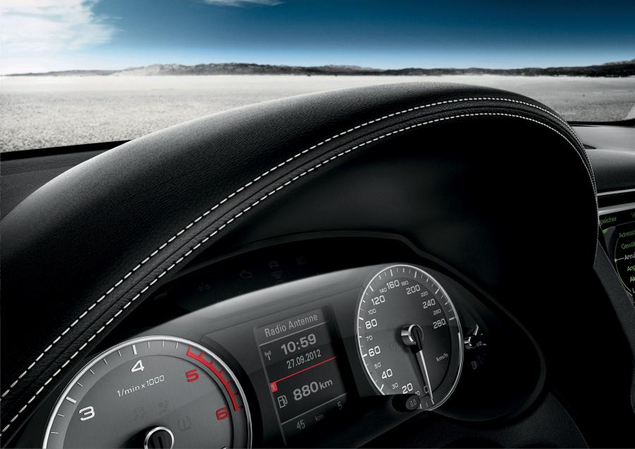 Панель приборов Audi SQ5 TDI Exclusive Concept (8R) 2012 года  (фото 2 из 6)